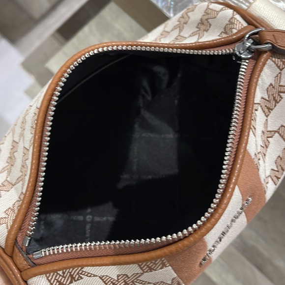 Michael Kors Men’s Women’s Cooper mini duffle xbody NWT 
Light Cream Multi 

NWT - Picture 10 of 16